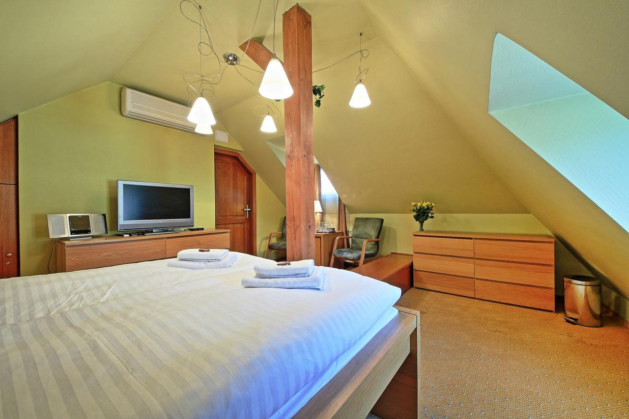 Pensión Tyn Courtyard Guestrooms Praga